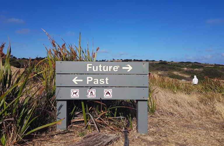 Past and Future Sign